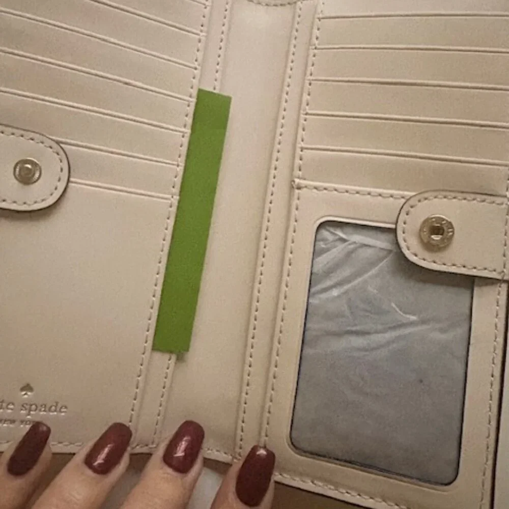 Kate Spade Bay Street Wallet NWT - Picture 3 of 6